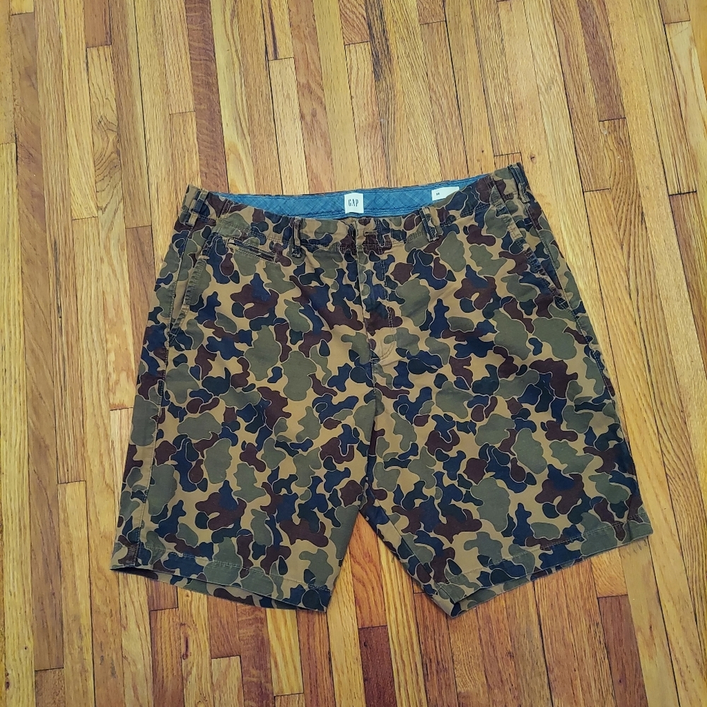 NEW! GAP CAMO SHORTS, MENS SIZE 38